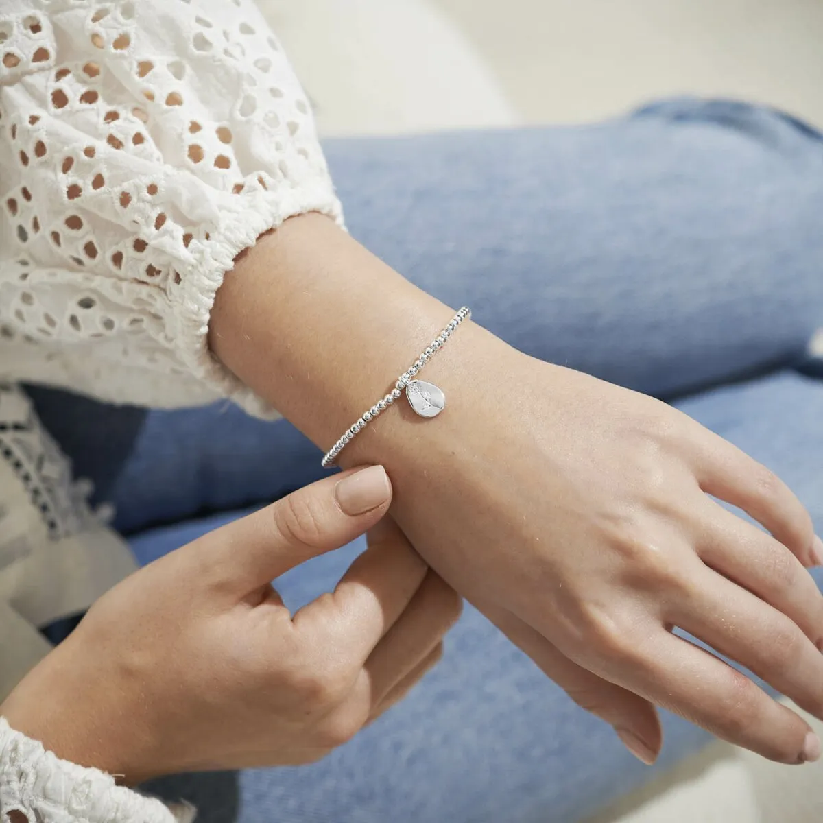 A Little 'April' Daisy Birthflower Bracelet | Silver Plated