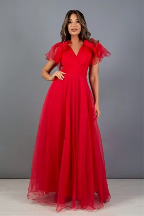 Abito lungo svasato rosso in organza con scollo a V e volants sulle spalle