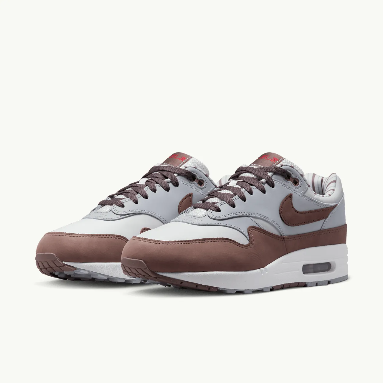 AIR MAX 1 PRM SUMMIT WHITE PLUM ECLIPSE WOLF GREY