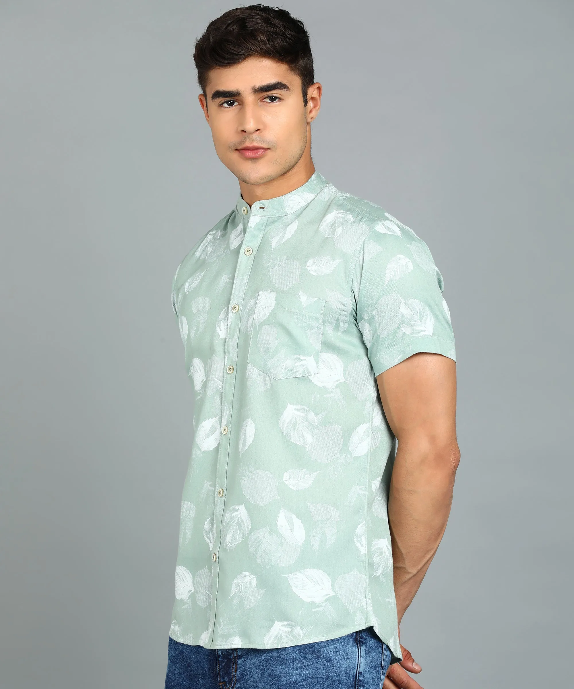 Men's Green Cotton Half Sleeve Slim Fit Casual Floral Printed Shirt