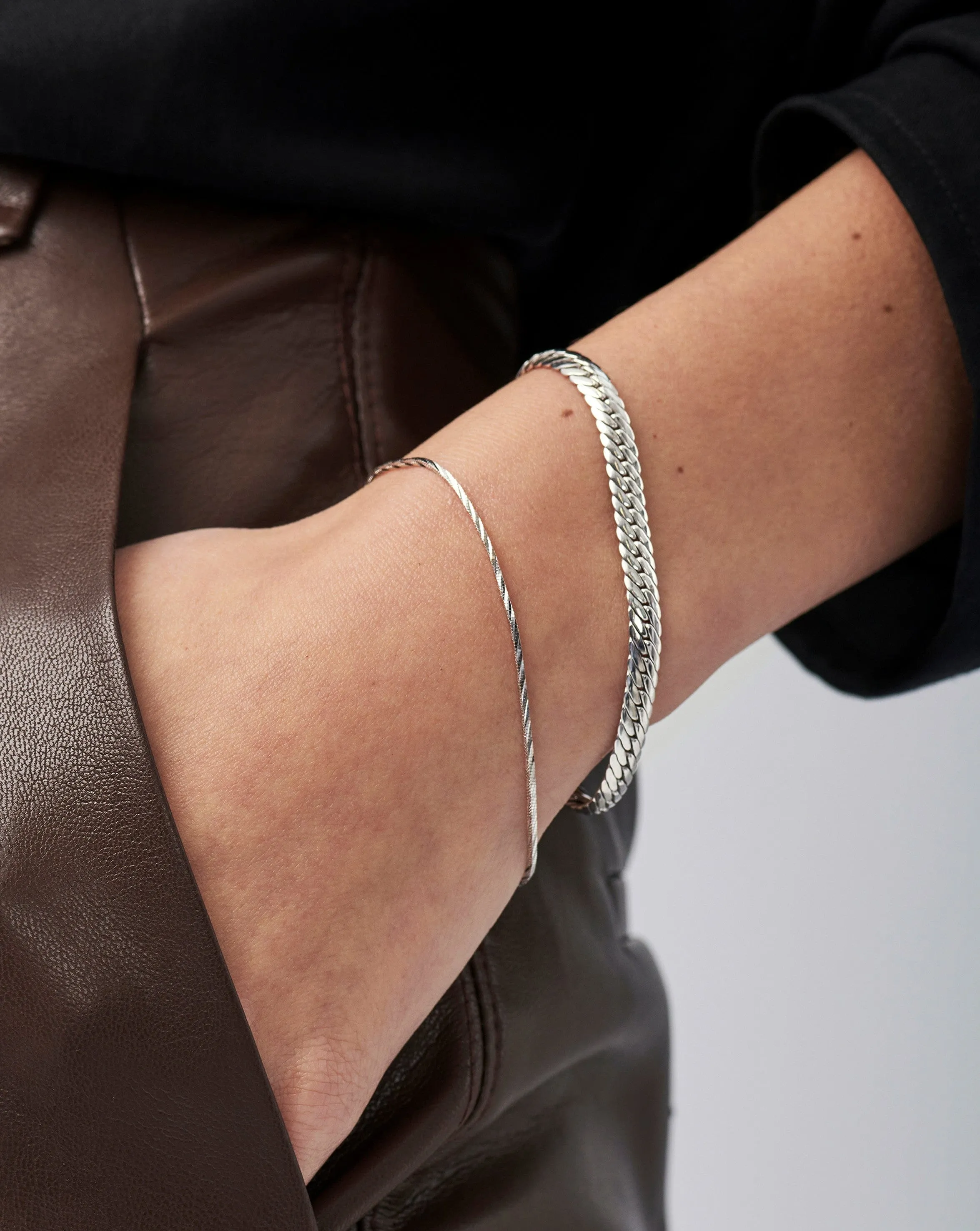 Savi Asymmetric Square Snake Chain Bracelet