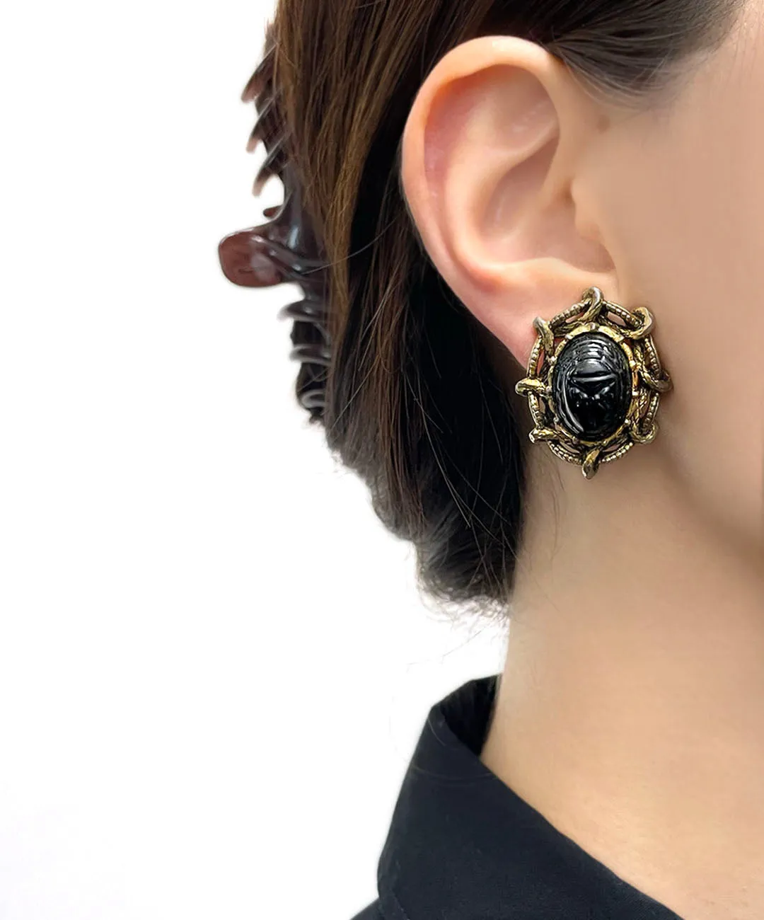 ヴィンテージ ブラック スカラベ イヤリング/Vintage Black Scarab Clip On Earrings