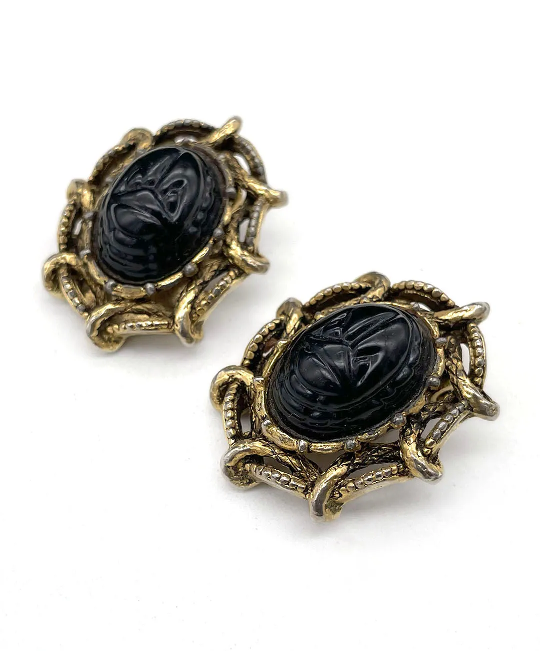 ヴィンテージ ブラック スカラベ イヤリング/Vintage Black Scarab Clip On Earrings